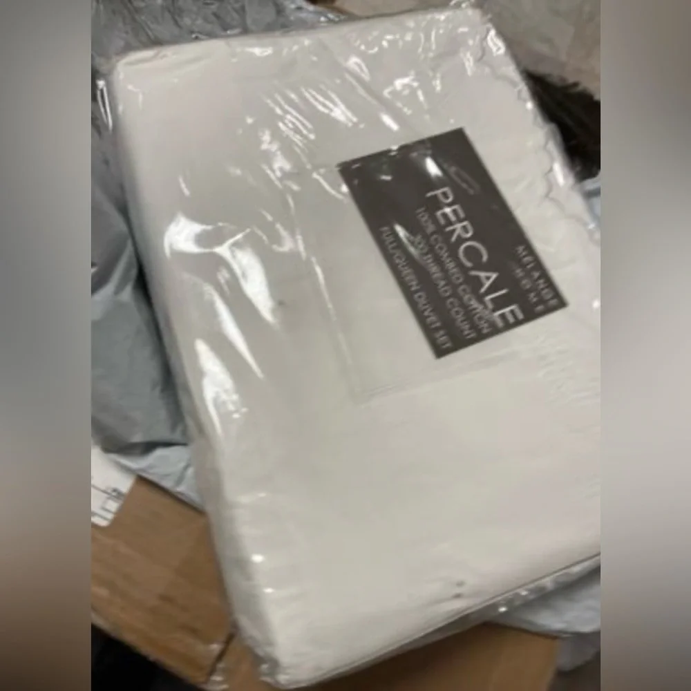 Embroidered Percale Crisp Cotton Double Scallopier Duvet Set and Sham Queen